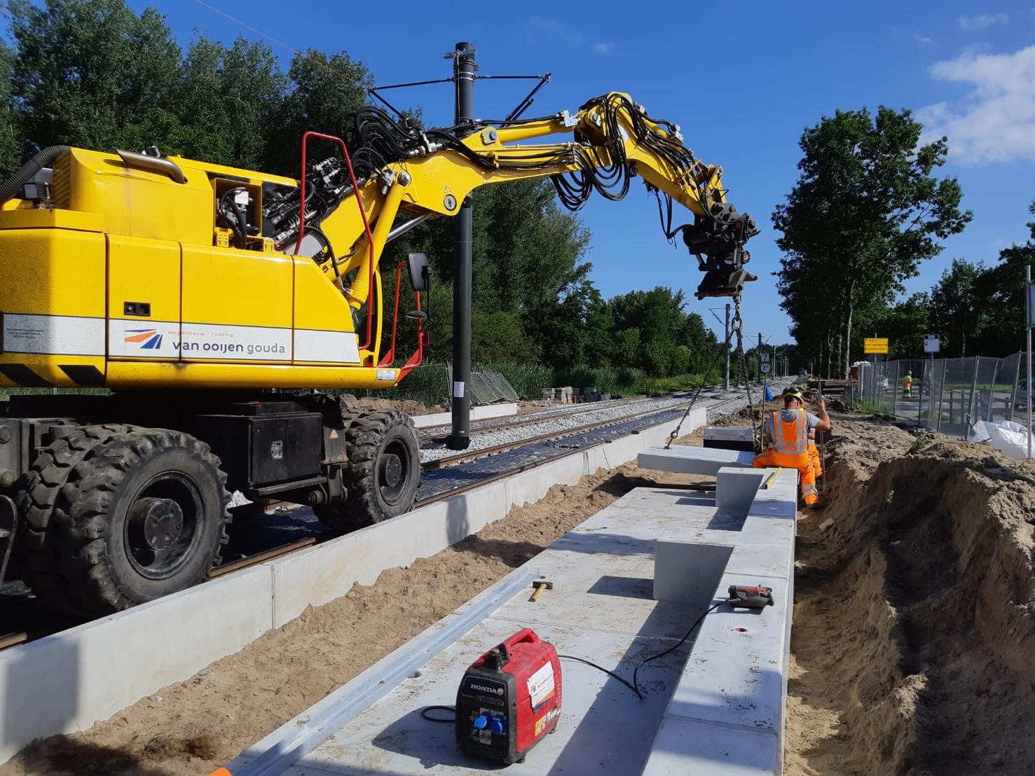 Bosch Beton - Keerwanden en perronplaten voor modernisering SUNIJ-lijn