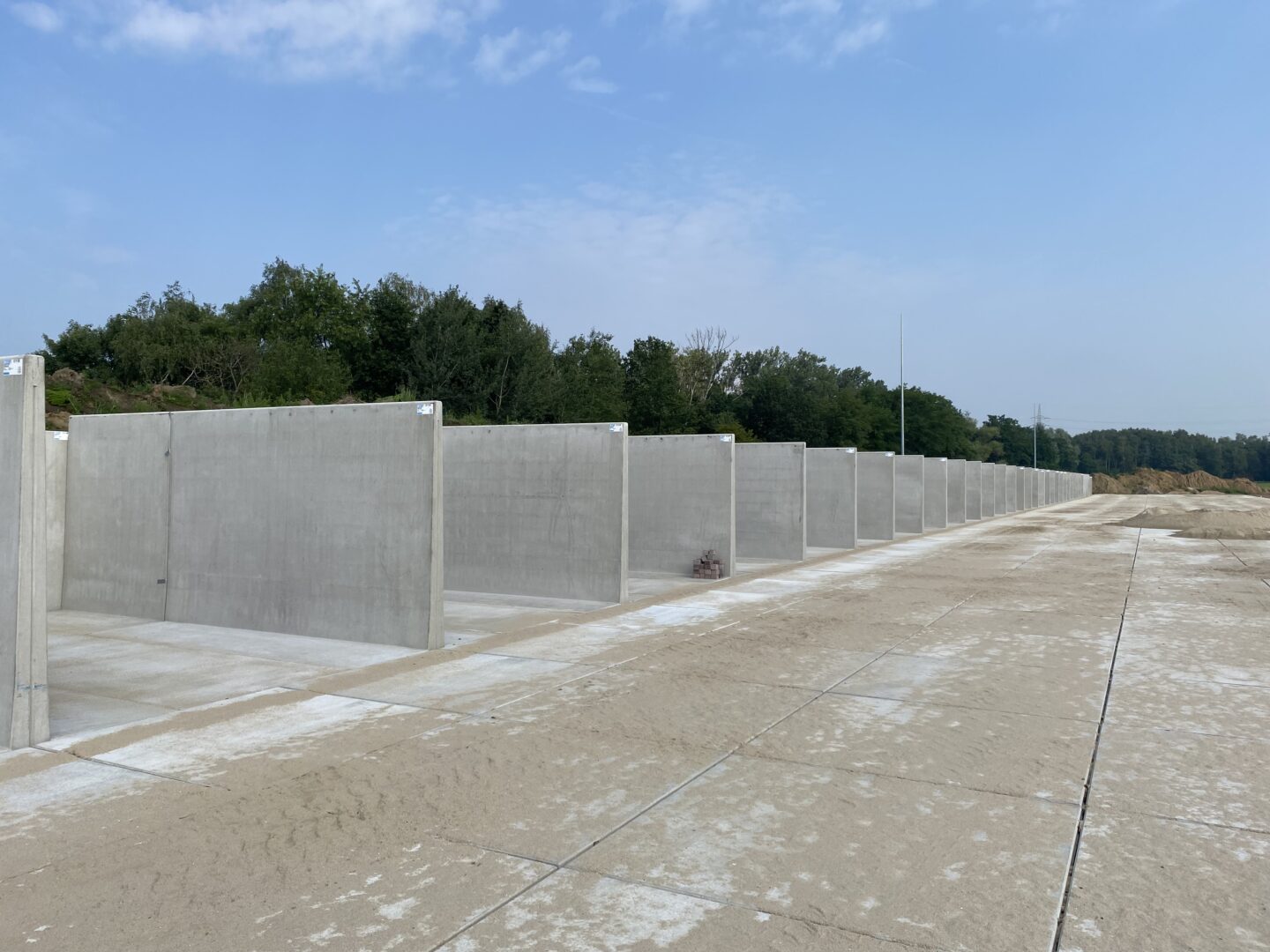 Bosch Beton creëerde voor Vandenbergh Tuincentrum ruimtebesparende opslag met keerwanden in Duffel (BE)